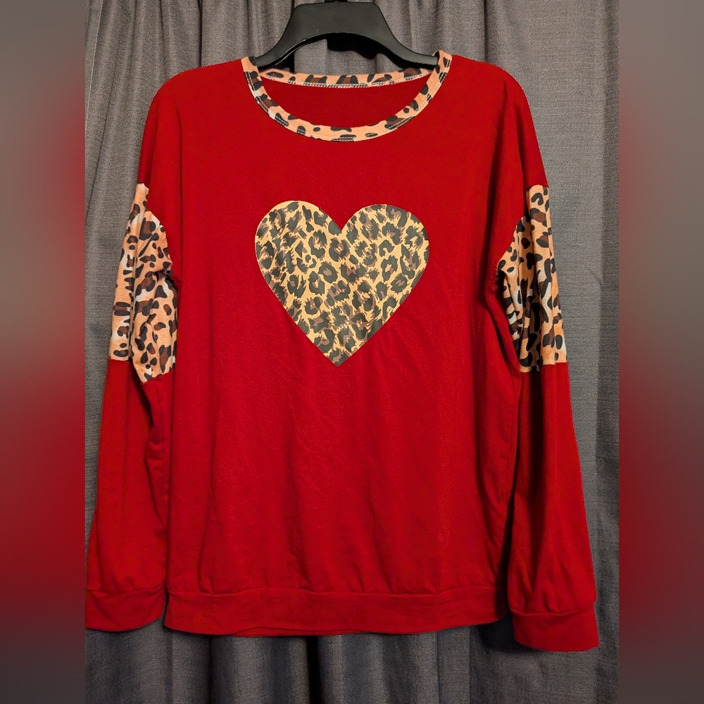 Women's Red Leopard Heart Shirt Sz.L